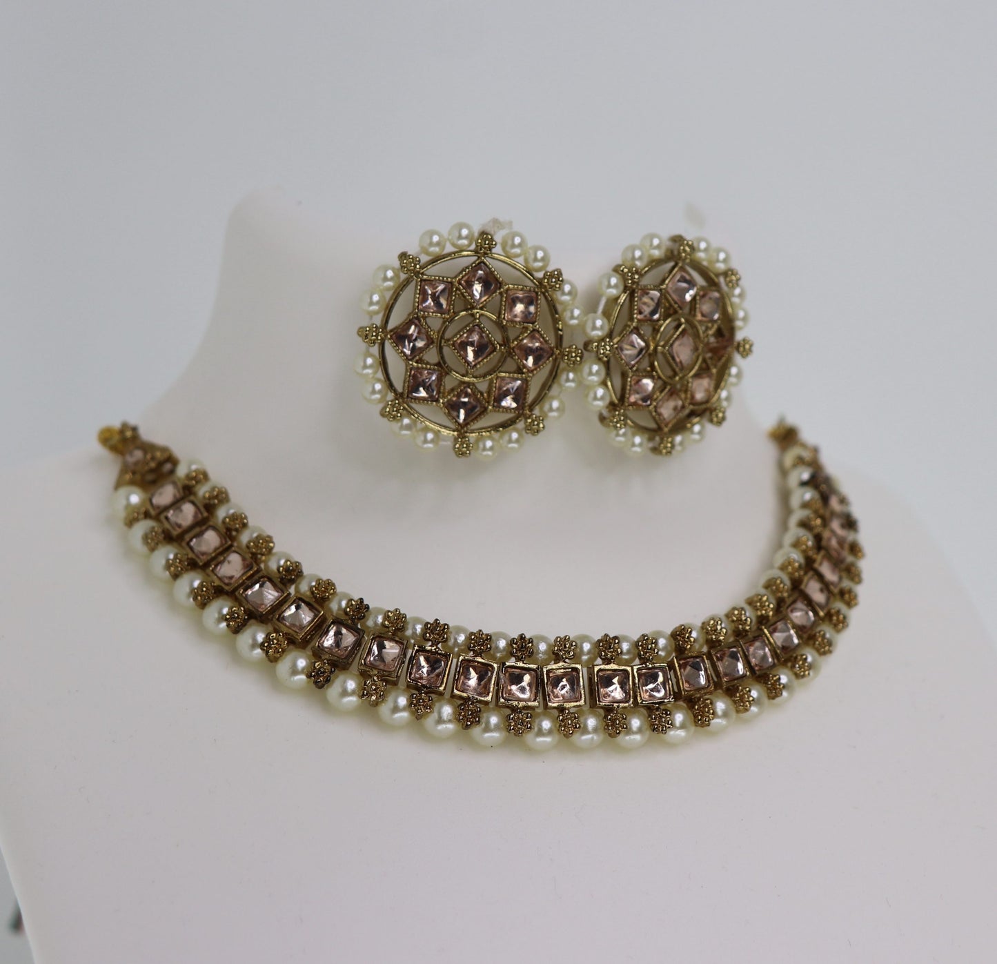 Pachi Kundan Choker Set – Handmade Bridal Jewellery by Magical Wings