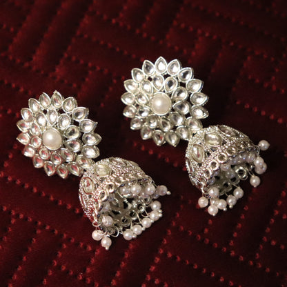 Oyashi Kundan Jhumka