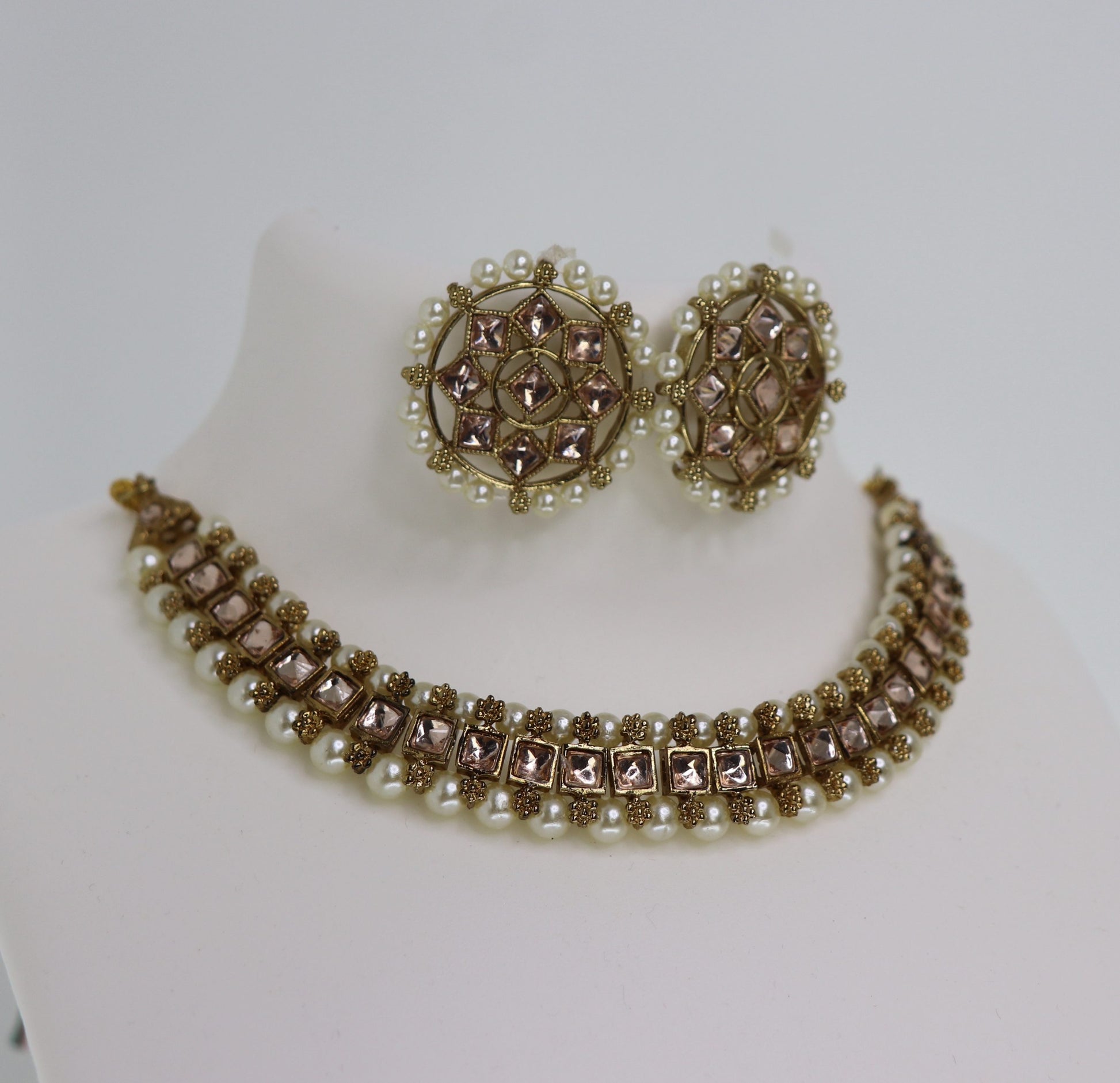 Pachi Kundan Choker Set – Handmade Bridal Jewellery by Magical Wings